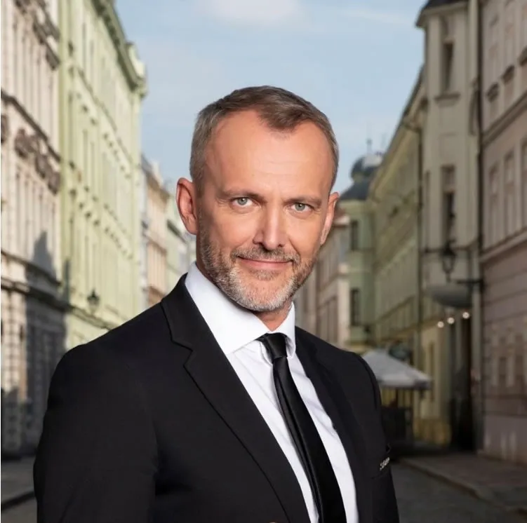 Jan Tománek, tanečník a porotce StarDance, vicemistr ČR a Kanady v 10ti tancích, vicemistr Evropy v Latinských formacích